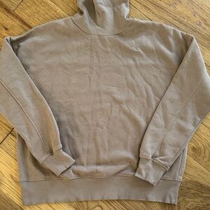 😊dip women’s Taupe Turtleneck Sweatshirt